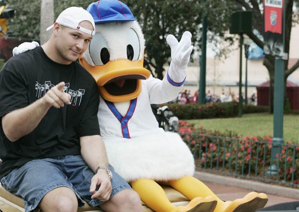 brian-urlacher-donald-duck